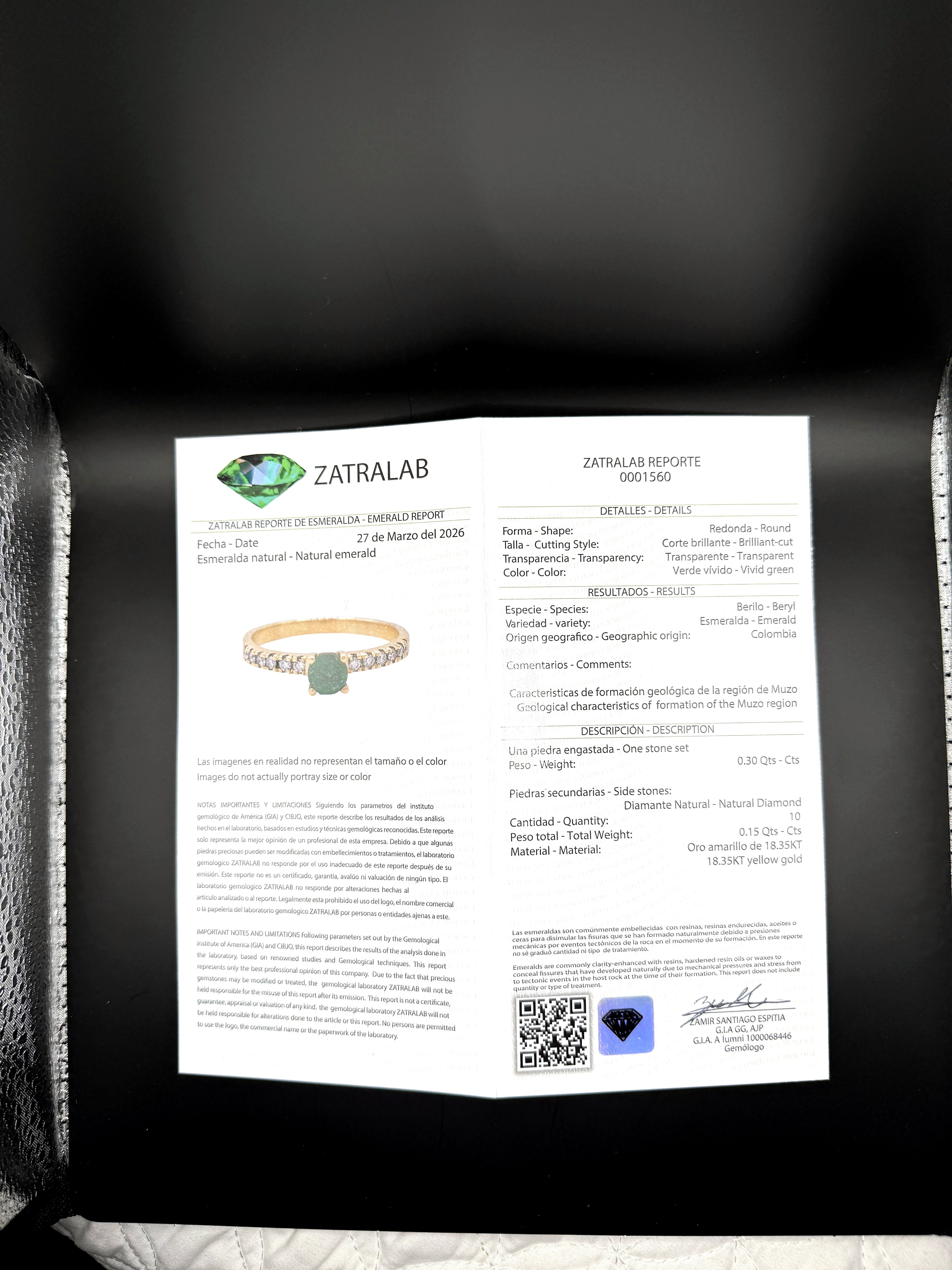 Natural Colombian Emerald & Diamond Ring in 18K Yellow Gold - 0.30ct Vivid Green Round Emerald + 0.15ct Natural Diamonds | Certified