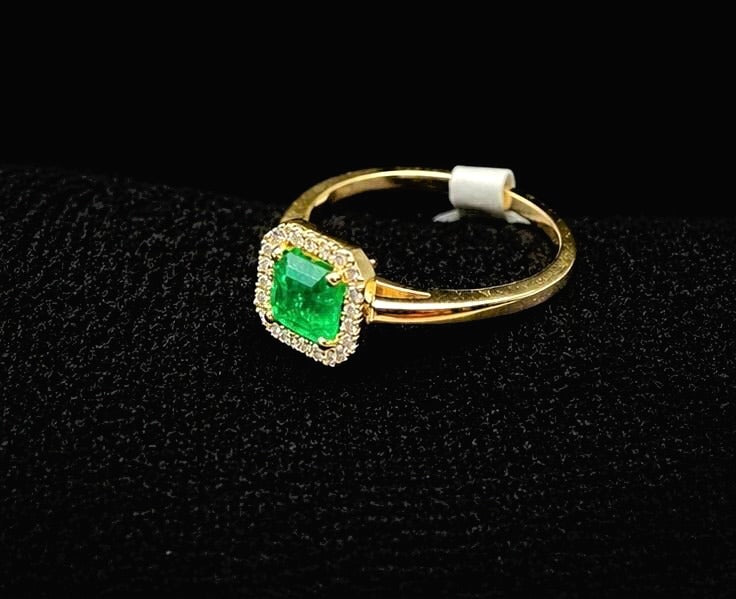 Natural Colombian Emerald & Diamond Halo Ring in 18K Yellow Gold - 0.60ct Vivid Green Emerald + 0.22ct Natural Diamonds | Certified