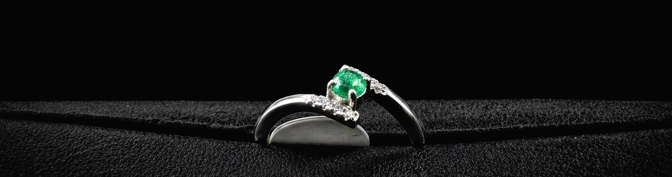 Colombian Emerald Solitaire Ring — 0.20ct, 925 Sterling Silver