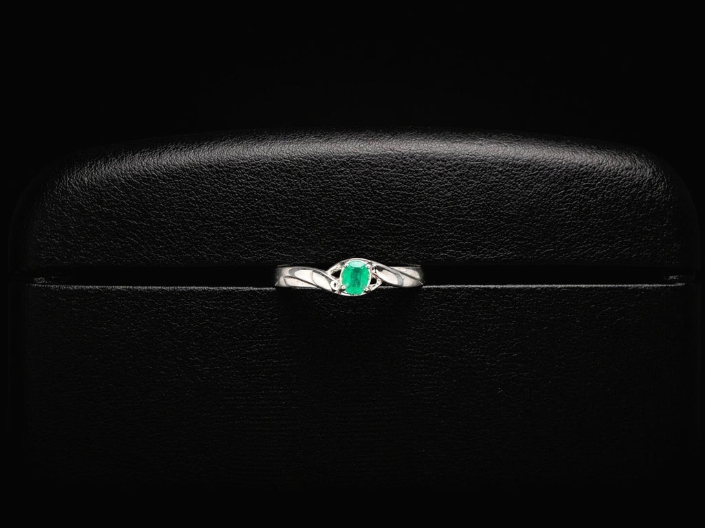 Colombian Emerald Twist Ring — 0.20ct, 925 Sterling Silver