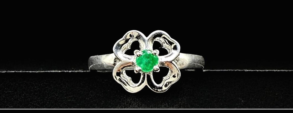 Colombian Emerald Clover Ring — 0.12ct, 925 Sterling Silver