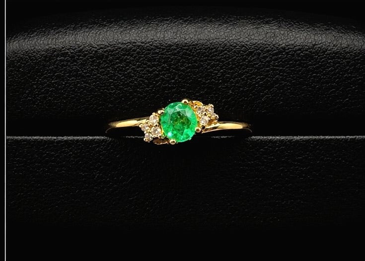 Colombian Emerald & Diamond Ring — 0.35ct Muzo Origin, 18K Yellow Gold