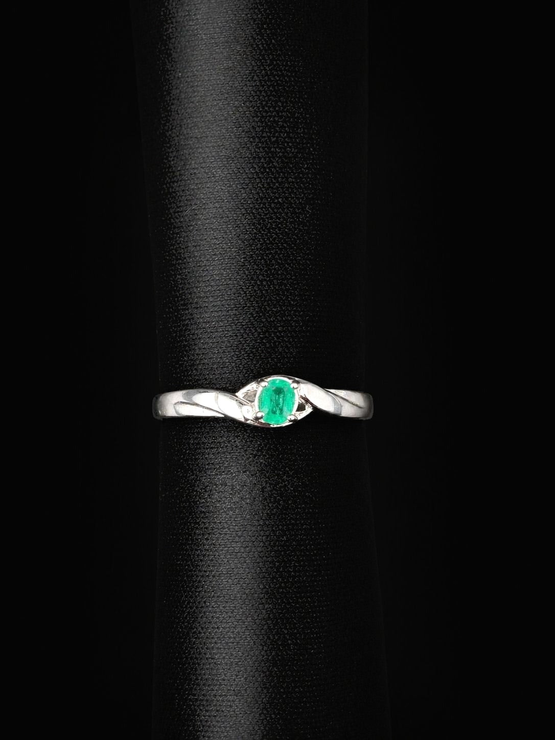 Colombian Emerald Twist Ring — 0.20ct, 925 Sterling Silver