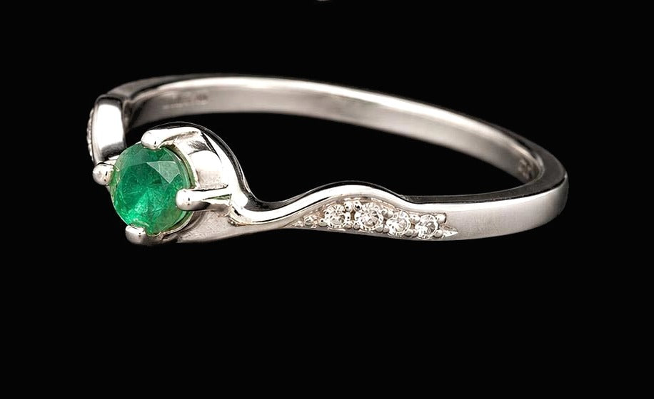 Colombian Emerald Solitaire Ring — 0.17ct, 925 Sterling Silver