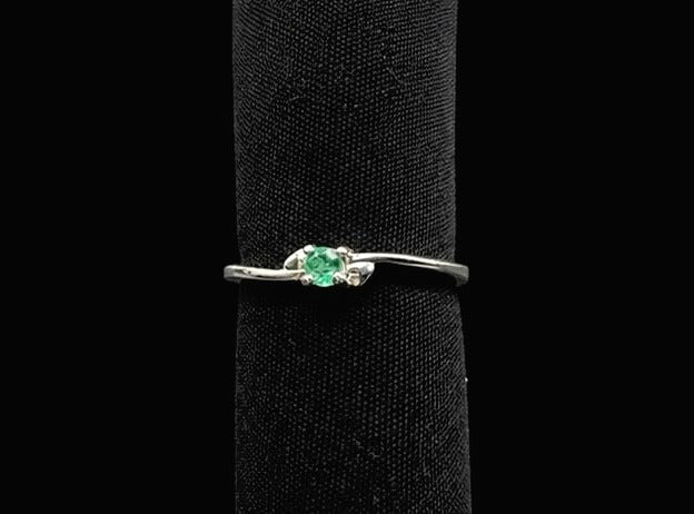 Colombian Emerald Solitaire Ring — 0.10ct, 925 Sterling Silver