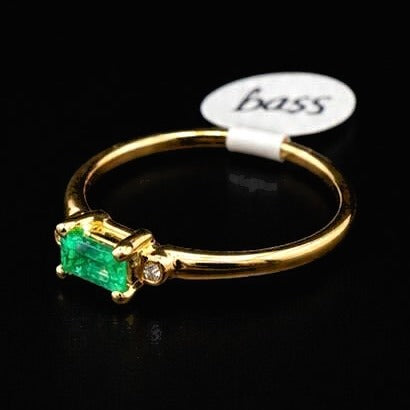 Octagonal Step-Cut Colombian Emerald Solitaire — Muzo Origin, 18K Yellow Gold